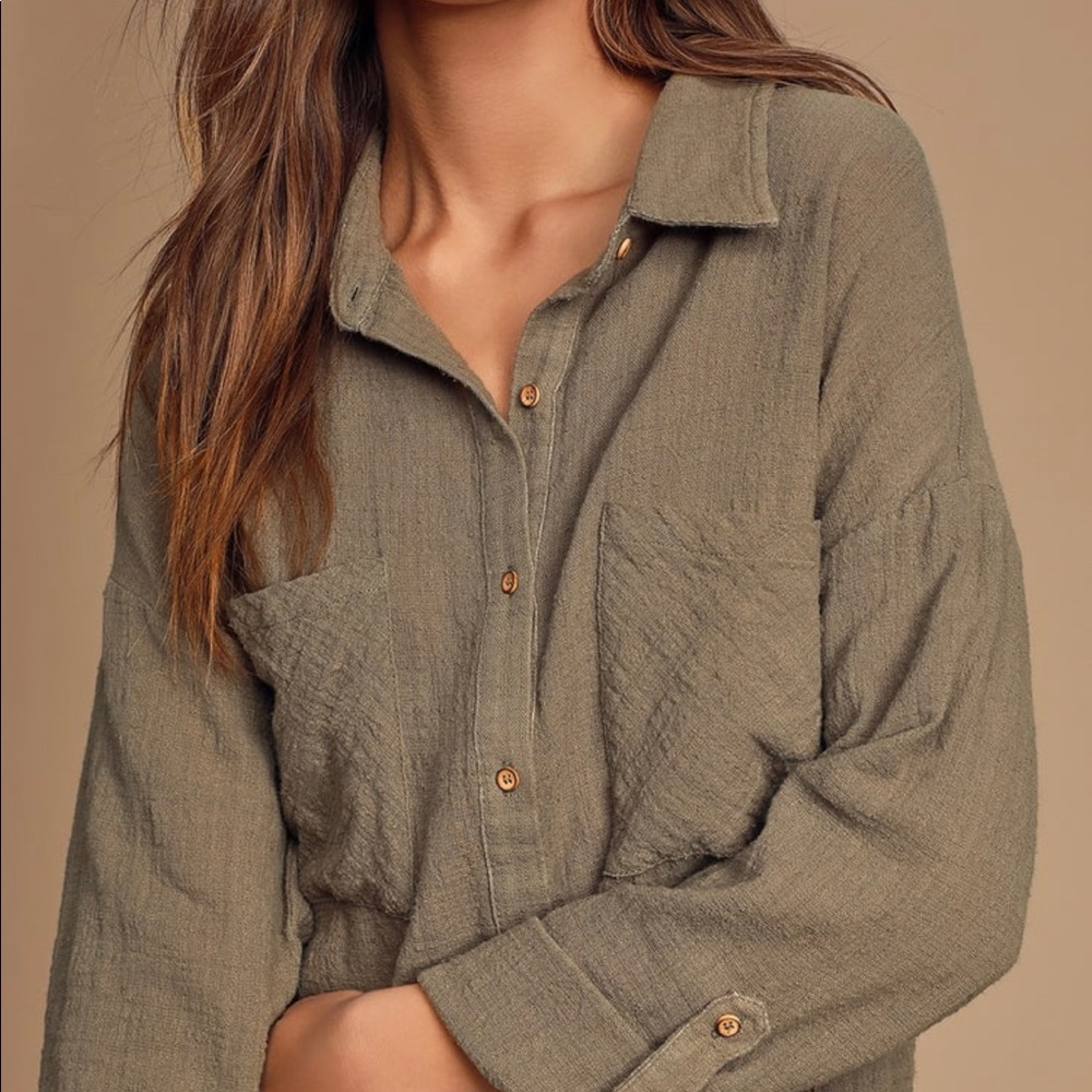 NWT lulus olive button up blouse